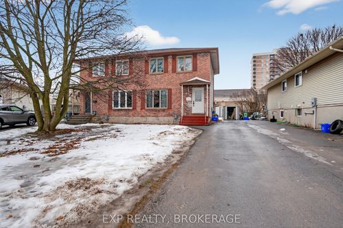 878 Beaconhill Court, Kingston, ON, K7P2A9 | Card Image