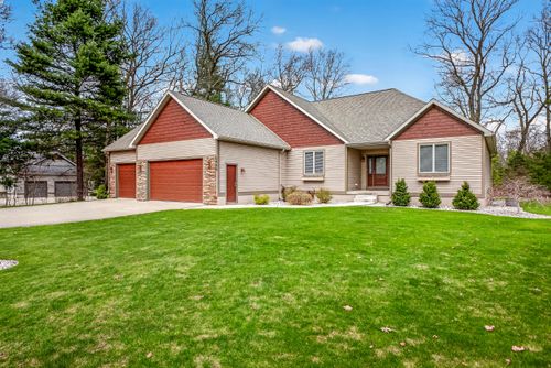 3950 Hampshire Rd, Twin Lake, MI, 49457-8632 | Card Image