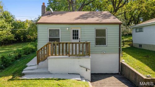 6166 Emerald Ave, Saint Louis, MO, 63135-3221 | Card Image
