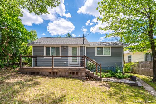 8683 Old Belding Rd, Rockford, MI, 49341-9432 | Card Image