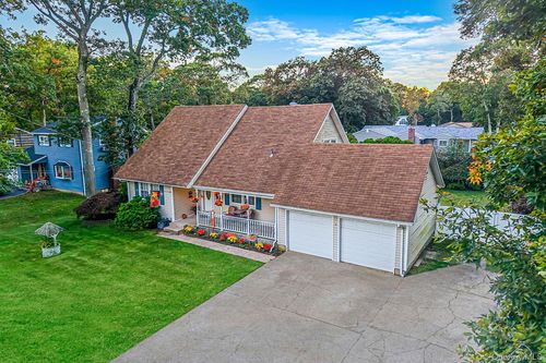 246 Lake Avenue S, Smithtown, NY, 11767 | Card Image