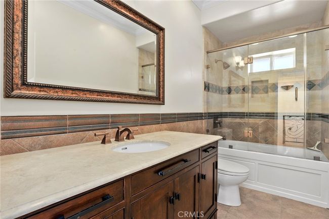 Main bathroom upstairs....gorgeous! | Image 32