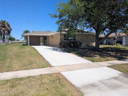 5752 Espanola Ave, NORTH PORT, FL, 34287-2714 | Card Image