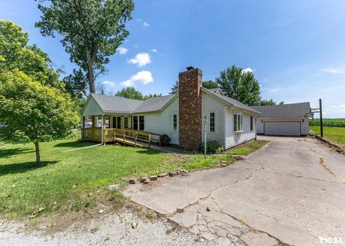 223 4th St E, Andalusia, IL, 61232-7613 | Card Image