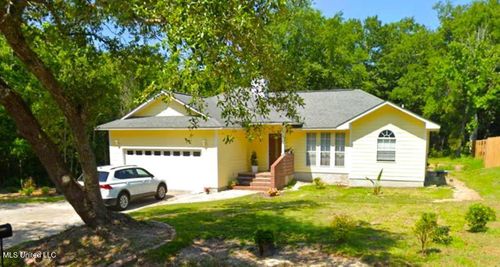 1605 S 2nd St, Ocean Springs, MS, 39564-7598 | Card Image