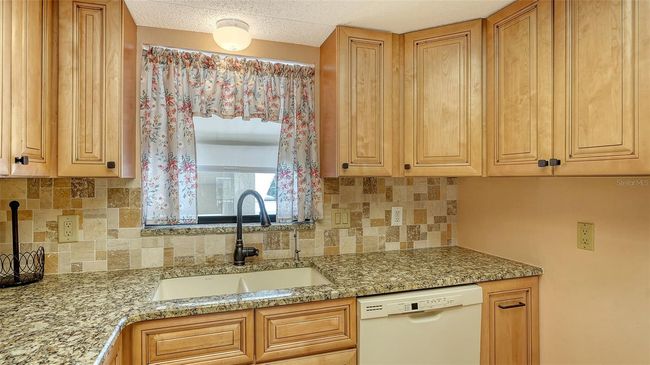 Kitchen | Image 13