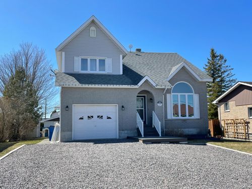 32 Tenth Ave N, Earlton, ON, P0J1E0 | Card Image