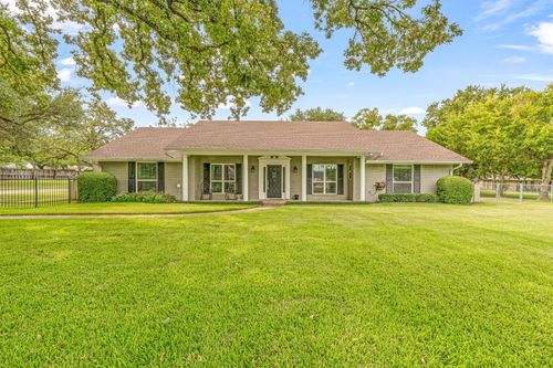 1722 Wanda Way, Arlington, TX, 76001-7030 | Card Image
