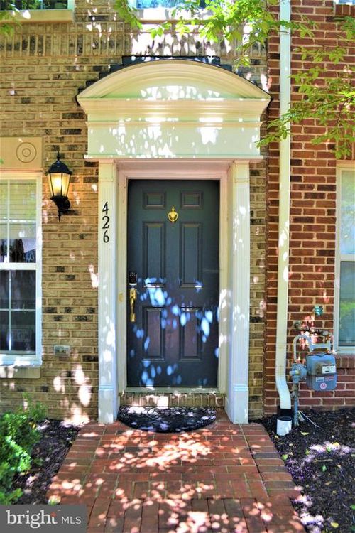 426 N Thomas St, ARLINGTON, VA, 22203-2429 | Card Image
