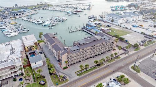 200 W Cotter Ave, Port Aransas, TX, 78373-4039 | Card Image