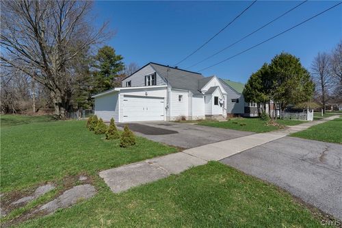 332 Butterfield Ave, Watertown, NY, 13601-4545 | Card Image