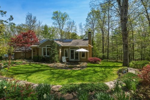 650 N Farms Rd, Northampton, MA, 01062 | Card Image