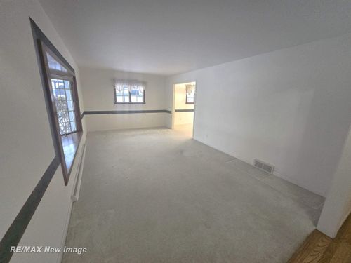 1605 Briarson Dr, Saginaw, MI, 48638-4498 | Card Image