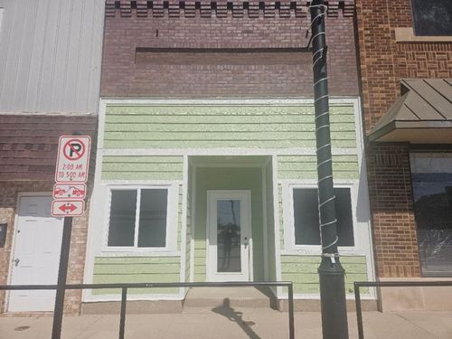 710 12th St, Belle Plaine, IA, 52208-1753 | Card Image