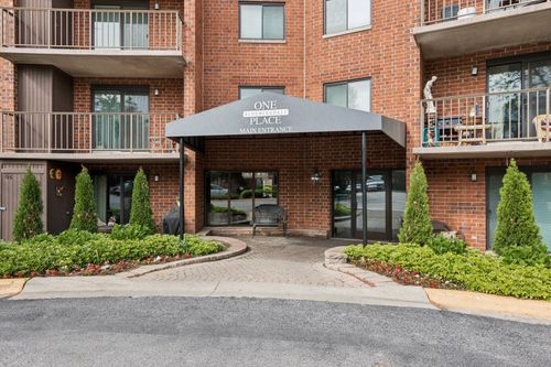 220-1 Bloomingdale Pl, Bloomingdale, IL, 60108-1292 | Card Image