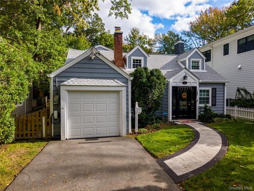 63 Myrtle Blvd, Larchmont, NY, 10538-2319 | Card Image