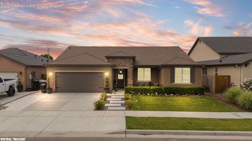 1371 W Sawtooth Pl, Hanford, CA, 93230-6483 | Card Image