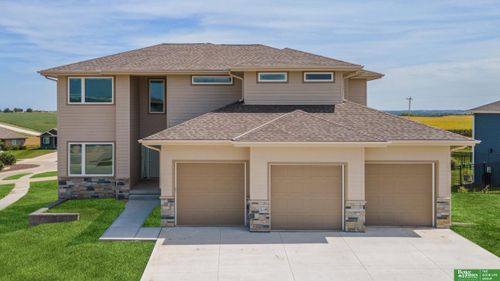135 N 10th Ave, Springfield, NE, 68059-5704 | Card Image