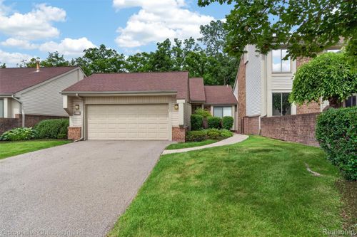 73-29433 W Chanticleer Dr, Southfield, MI, 48034-6907 | Card Image