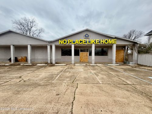 417 Desoto Ave, Clarksdale, MS, 38614-5214 | Card Image