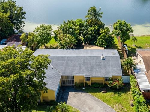 6204 Nw 194th St, Hialeah, FL, 33015-8128 | Card Image