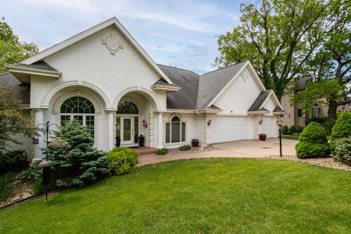 9121 Blackhawk Rd, Middleton, WI, 53562-4371 | Card Image