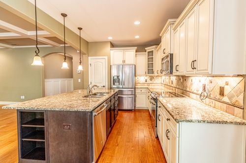 129 Tara Ln, Goodlettsville, TN, 37072-8427 | Card Image