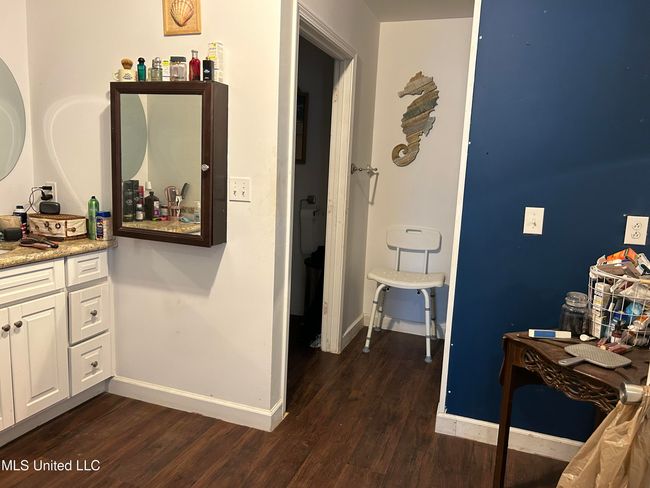 master bath | Image 19