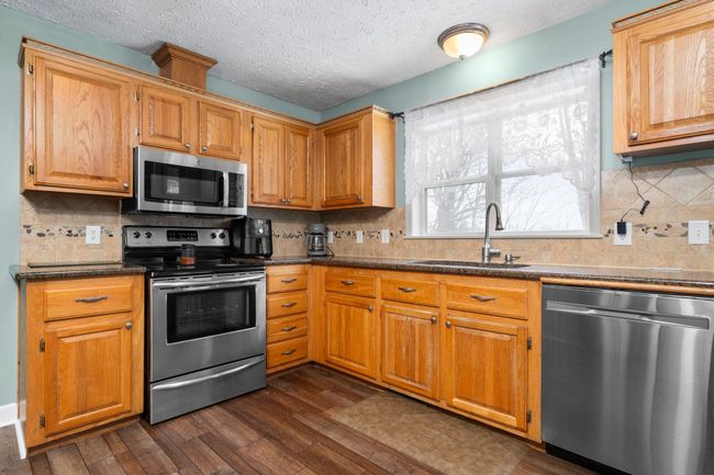 SS Appliances with stay in the kitchen | Image 9