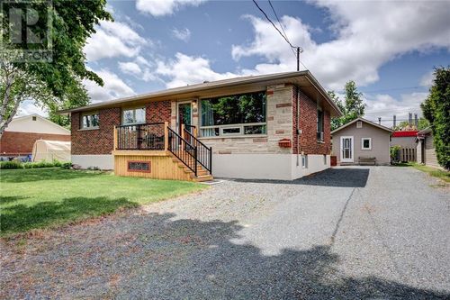 825 St Andrews Rd, Sudbury, ON, P3A3W6 | Card Image
