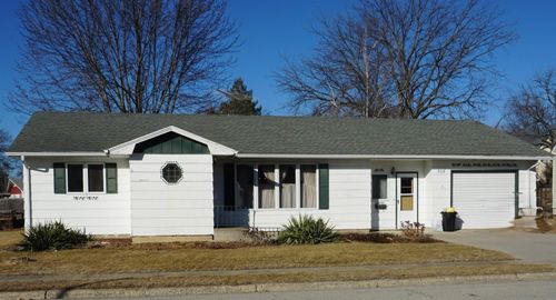305 Wilson St, Wellsburg, IA, 50680-7760 | Card Image
