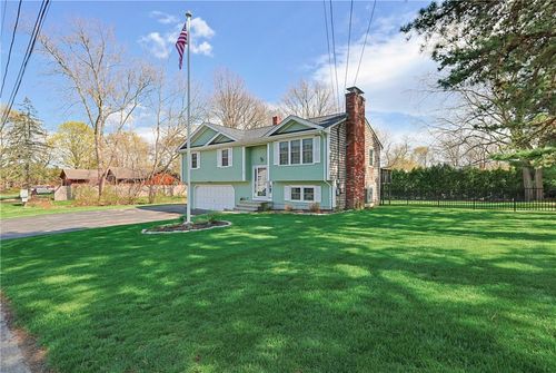 6 Burke Rd, Bristol, RI, 02809-3507 | Card Image