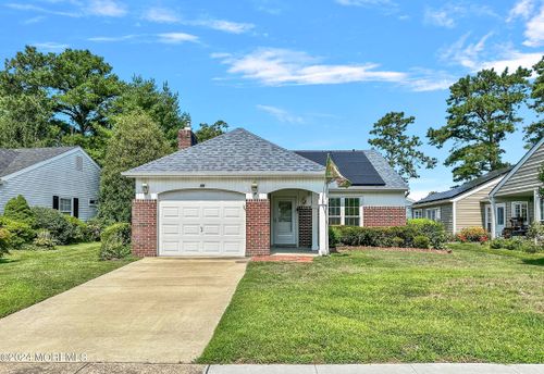 16 Burtons Dr, Southampton, NJ, 08088-1033 | Card Image