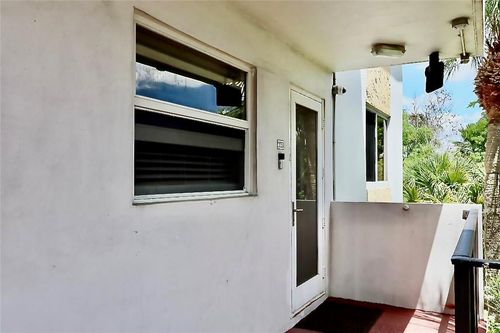 223-5985 Del Lago Cir, Sunrise, FL, 33313-6348 | Card Image