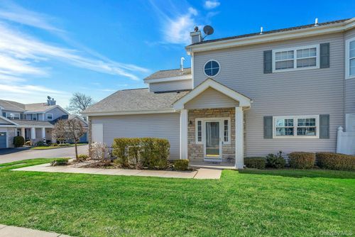 548 Highland Ct, Moriches, NY, 11955-1733 | Card Image