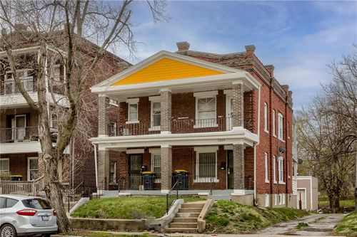 3209 Saint John Ave, Kansas City, MO, 64123-1124 | Card Image
