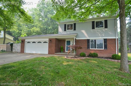 4428 Fenmore Ave, Waterford, MI, 48328-2839 | Card Image