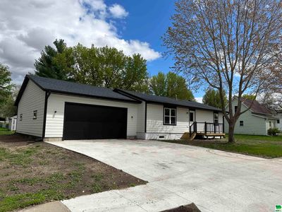 430 S 6th St., House other with 4 bedrooms, 3 bathrooms and null parking in Akron IA | Image 1