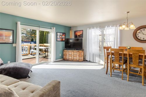 2430 Hickory Circle Dr, Howell, MI, 48855-7660 | Card Image