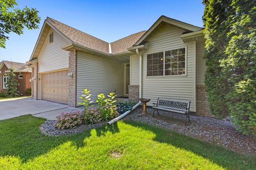 521 Redpoll Ave Se, New Prague, MN, 56071-6835 | Card Image