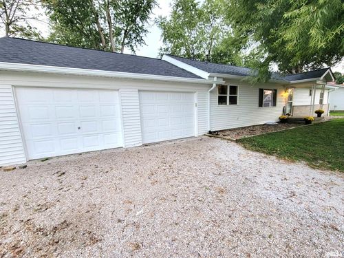 112 S 9th St Se, Clay City, IL, 62824-1226 | Card Image