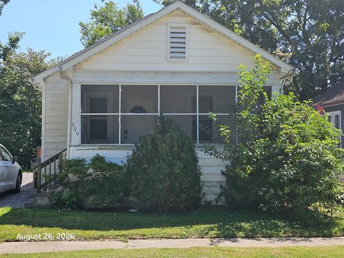 609 W Cherry St, Carbondale, IL, 62901-2619 | Card Image