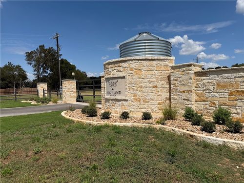 433 Crescent Bnd, Cameron, TX, 76520-2247 | Card Image