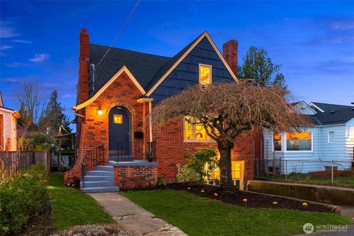 624 Nw 79th St, Seattle, WA, 98117-4050 | Card Image