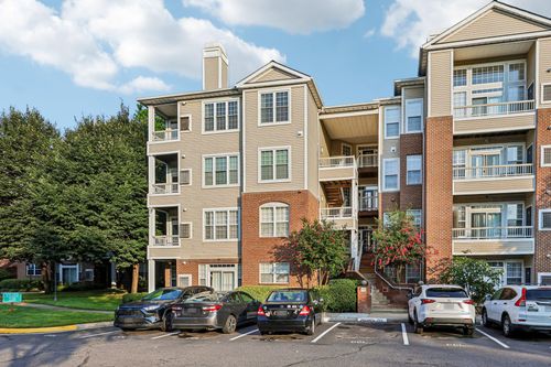 v-4200 Mozart Brigade Ln, FAIRFAX, VA, 22033-3982 | Card Image