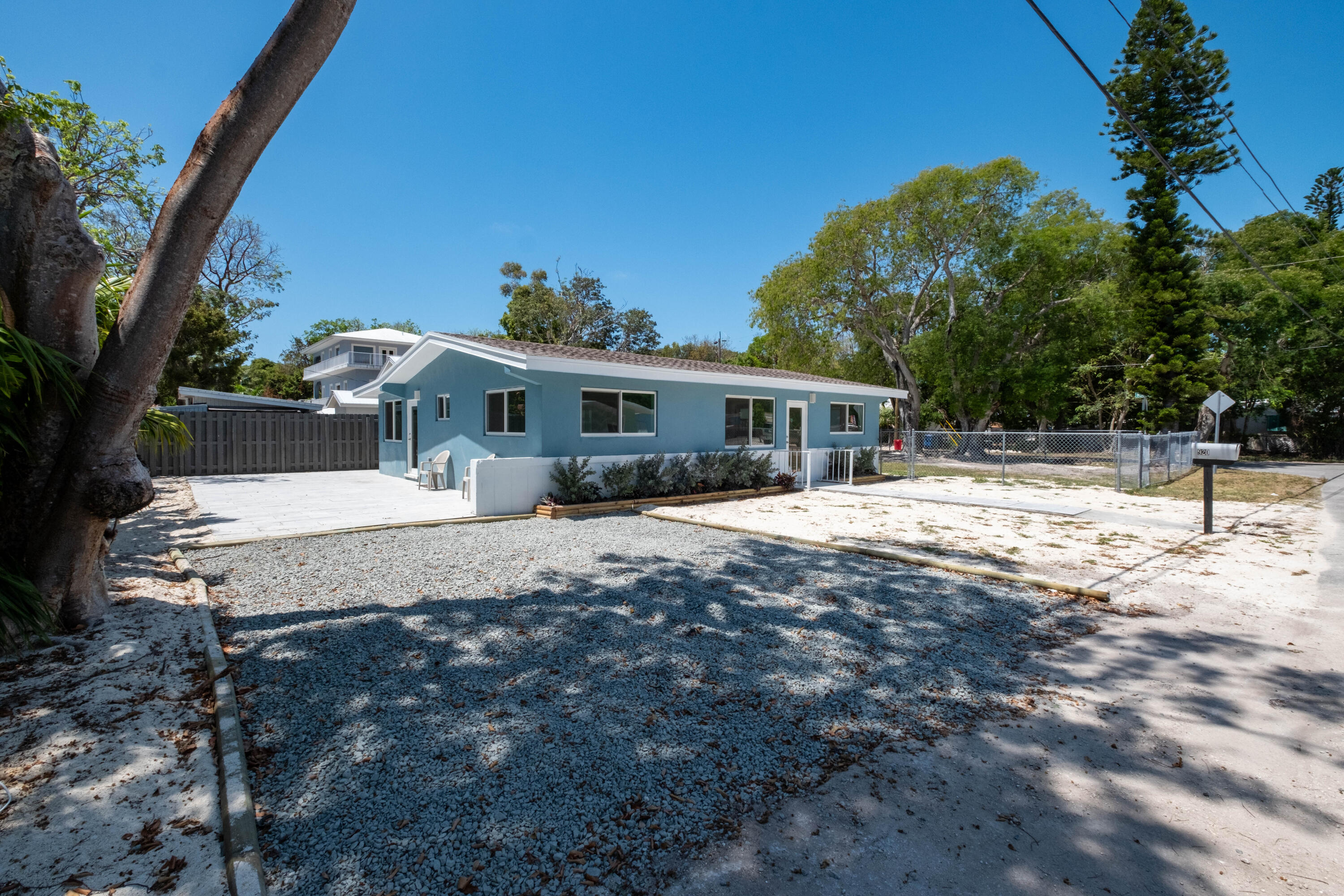 Alhambra Dr, Key Largo, FL 33037