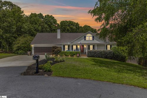 123 Crompton Dr, Pelzer, SC, 29669-1066 | Card Image