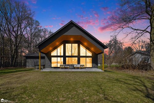 5881 Lake Crest Dr, Columbiaville, MI, 48421-8971 | Card Image