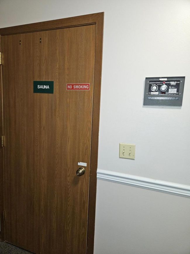 Sauna and shower | Image 23