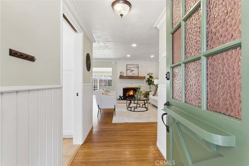 9309 Swinton Ave, North Hills, CA, 91343-2822 | Card Image